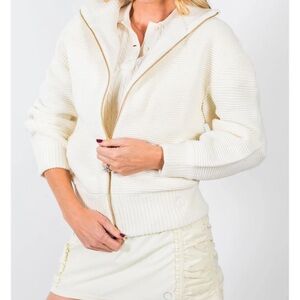 The Bubble Palmer sweater solid in cream size XS